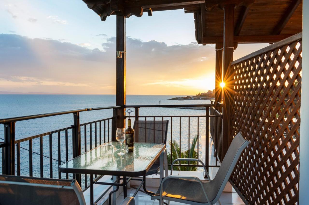 Magda Rooms "Sea View" Néos Marmarás Exterior foto